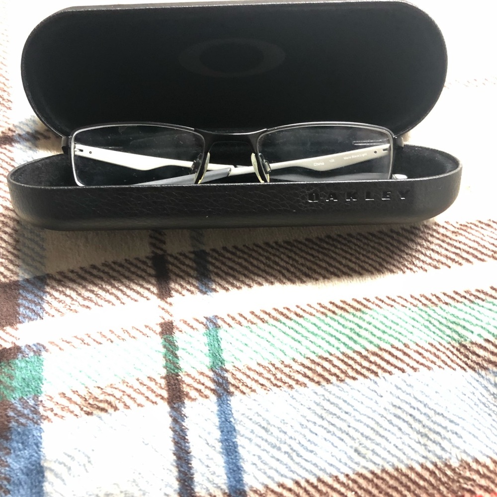 Oakley, 53-18-133, matte black